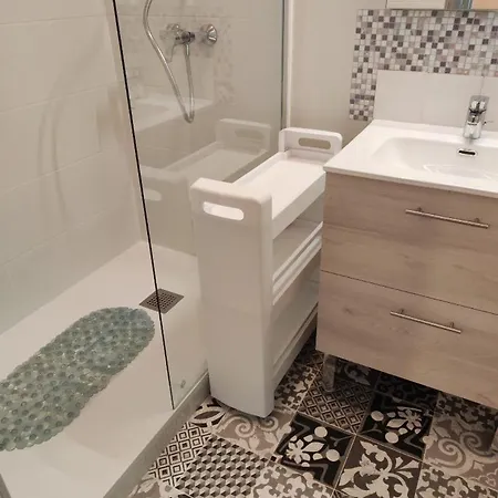 Lägenhet Beaulieu T1bis Wifi Parking 200m Des Thermes *